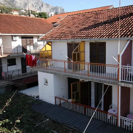 Apartment Apartments With A Parking Space Podaca, Makarska - 4747 *