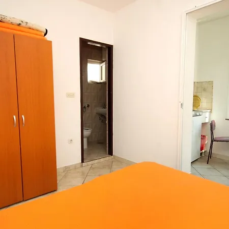 Apartments With A Parking Space Podaca, Makarska - 4747 *
